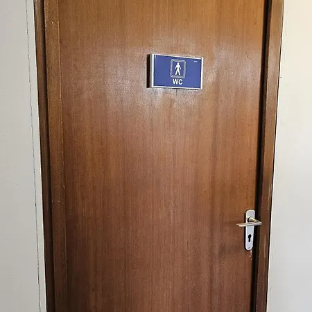 Hamilton Hostel *