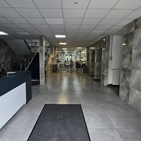 Hamilton بودابست